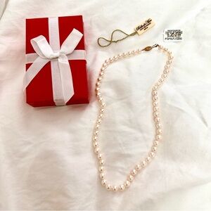 Elegant Pearl Necklace - One Size